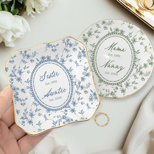 Personalized Toile de Jouy Grandma Est Ring Dish, Custom New Grandma Ceramic Jewelry Tray, Promoted To Grandma, Mothers Day Gift for Grandma