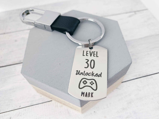 30th Birthday Men Funny Keyring Gift Gaming - Thirty Funny Gamer Bday Women Personalised Keychain - Turning 30 years Husband Video Game Gift