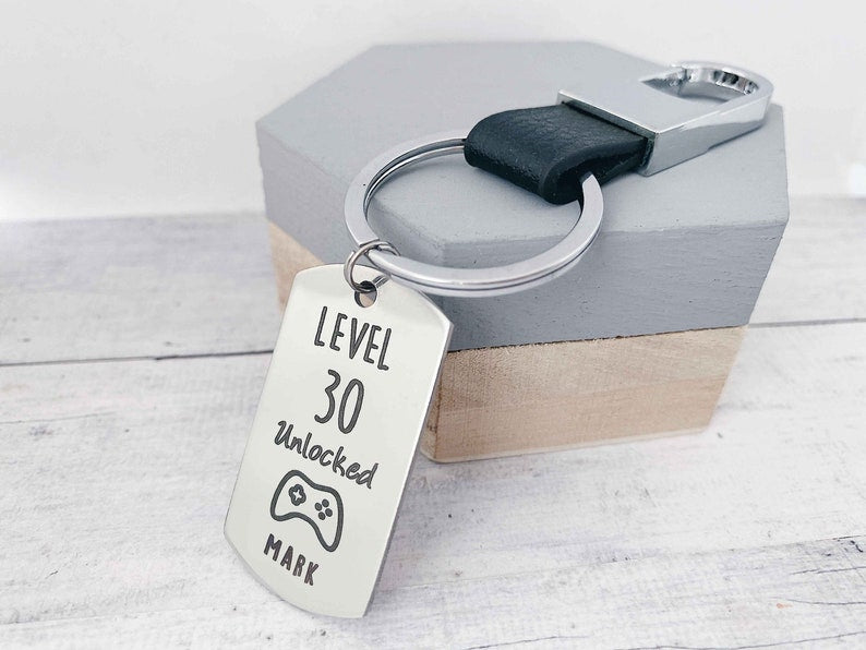 30th Birthday Men Funny Keyring Gift Gaming - Thirty Funny Gamer Bday Women Personalised Keychain - Turning 30 years Husband Video Game Gift