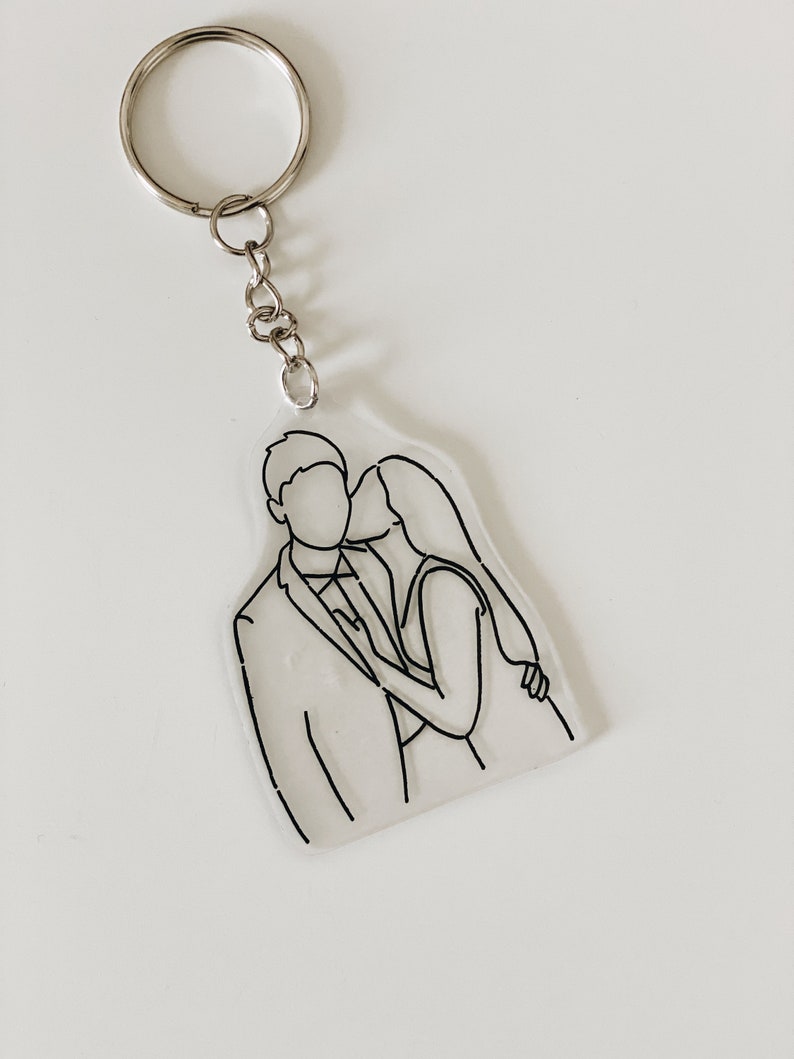 Custom Faceless Portrait Keychain OUTLINE ONLY - Cute Anniversary Gift/Long Distance Friendship/Family Memories/Bridesmaids Gift