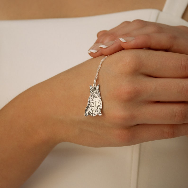 Custom Pet Portrait Necklace Pet Memorial Jewelry Dog Engraved Necklace, Cat Necklace Pet Loss Memorial Gift