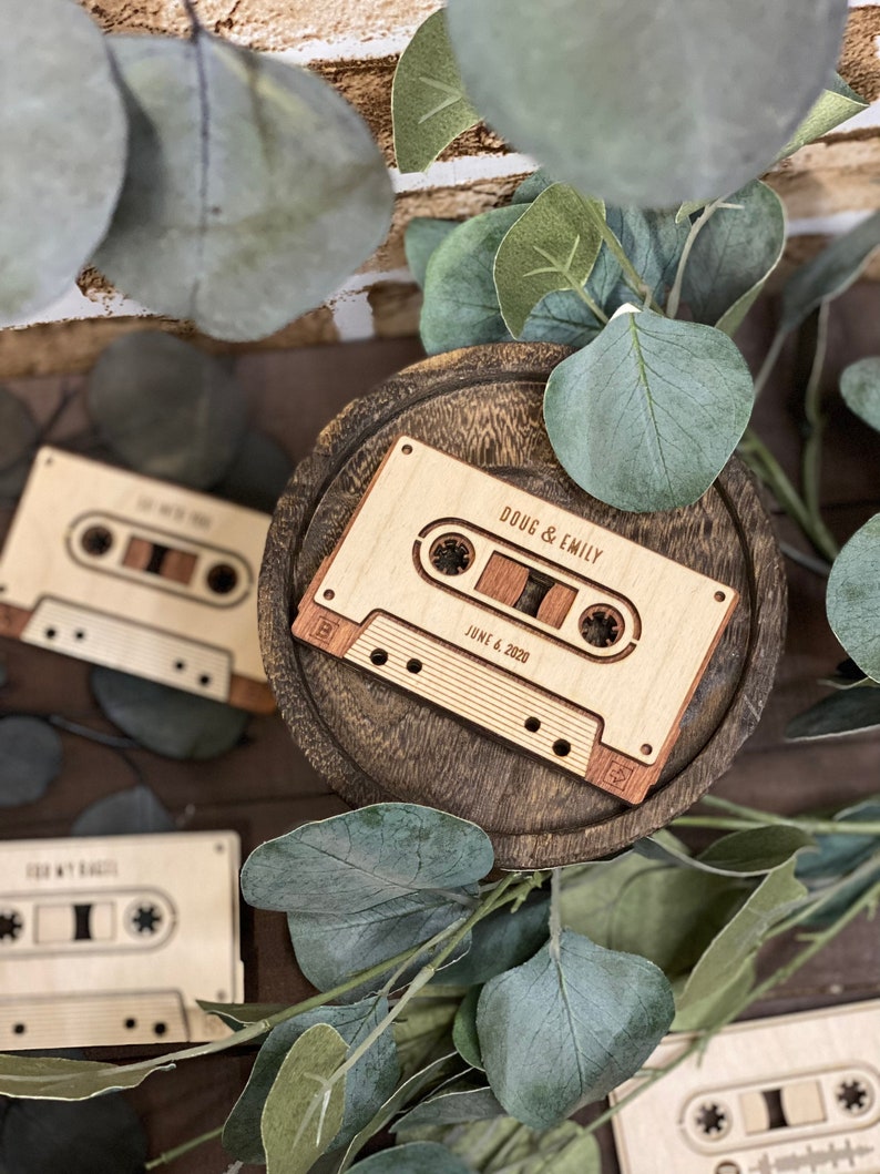 Personalized Playlist Plaque, 5th Anniversary Gift For Him / Gift for Her, Modern Mixtape with QR Code, Mothers Day Gift Idea