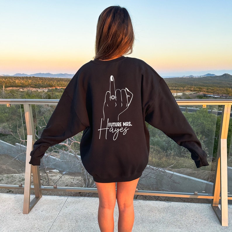 Future Mrs. Sweatshirt, Fiance Sweatshirt, Bride Gift, Personalized Mrs. Sweatshirt, Engagement Gift, Personalized Mrs. Sweater Ring Finger
