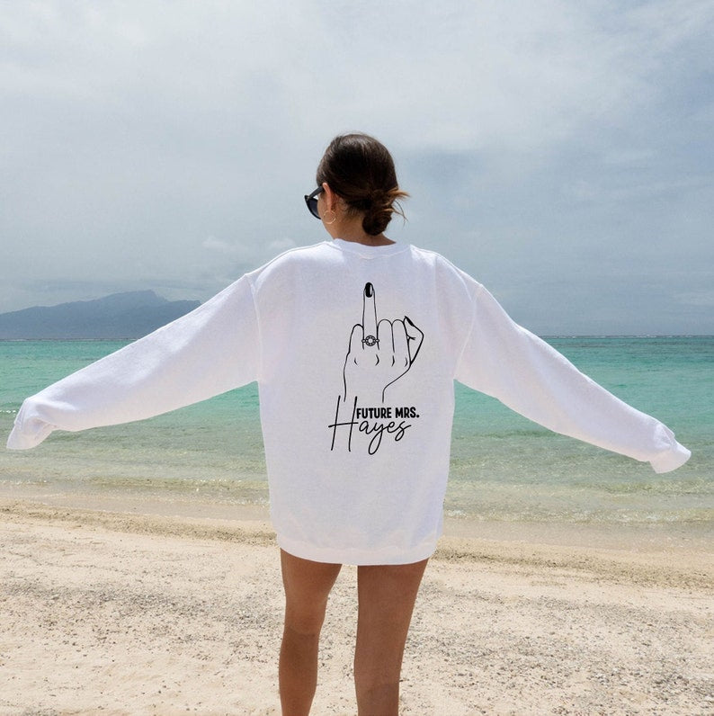 Future Mrs. Sweatshirt, Fiance Sweatshirt, Bride Gift, Personalized Mrs. Sweatshirt, Engagement Gift, Personalized Mrs. Sweater Ring Finger