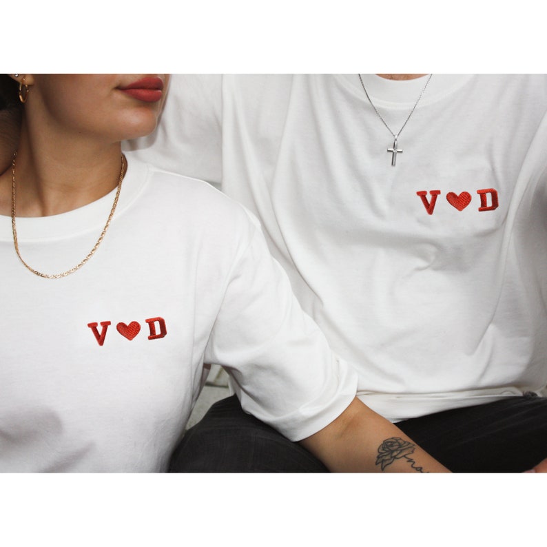 Embroidered partner T-shirts with initial letters and heart | Unisex oversized | personalized | Sweet gift idea | Wedding gift