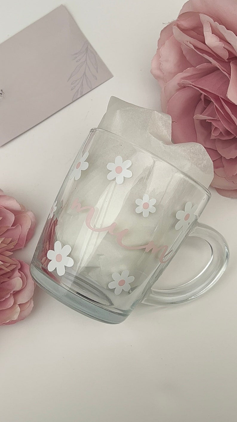 Personalised glass mug | Daisy mug | Mug with name | Glass mug | Mother s Day gift | Birthday gift | Personalised gift | Daisy and name mug