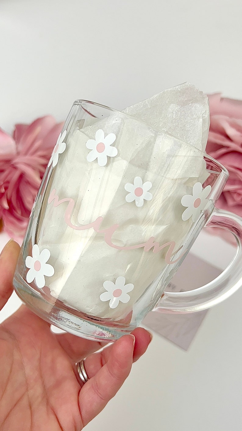 Personalised glass mug | Daisy mug | Mug with name | Glass mug | Mother s Day gift | Birthday gift | Personalised gift | Daisy and name mug