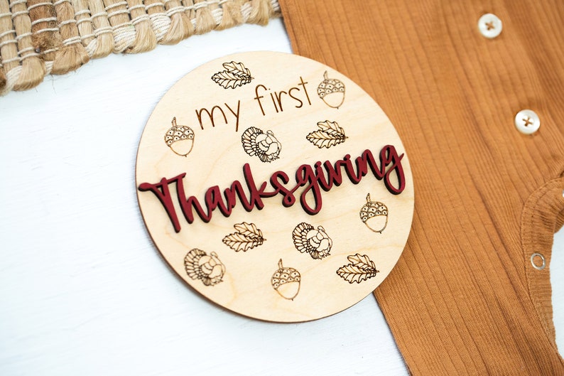 Wooden Milestone Baby Disc, Baby Milestone Cards, My First Holiday Milestones, My First Fourth of July Photo Props, Expecting Mom Gift