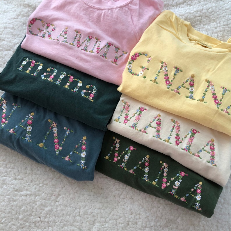 Personalized Embroidered Shirt Floral Mama Grandma Abuela, Gift For Mom, Mother's Day Gift