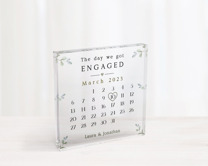 Engagement Gift | The Day We Got Engaged Keepsake | Fiance Gift | Fiancee Gift | Personalised Engagement Gift | Newly Engaged Couple Gift