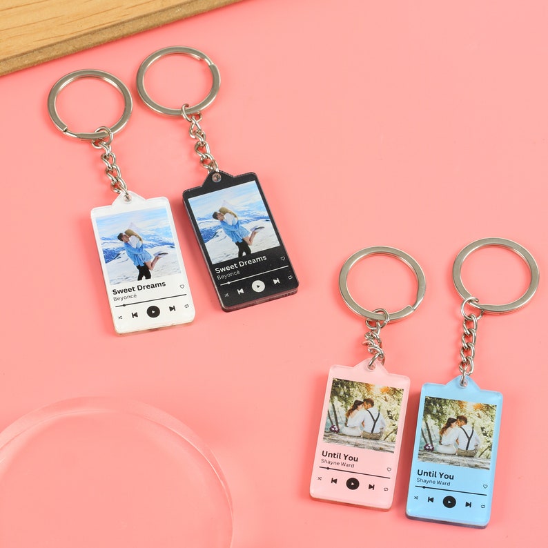 Personalized Song Keychain, Custom Music Keychain, Customized Anniversary Gift, Mother's Day Gift, Valentine's Gift, Christmas Gift Birthday