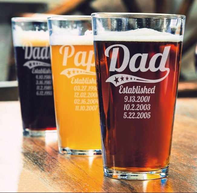 Personalized Beer Mug Gift for Dad - Happy Father's Day, Papa, Grandpa Announcement - Est. New Father & Stepdad Beer Glass