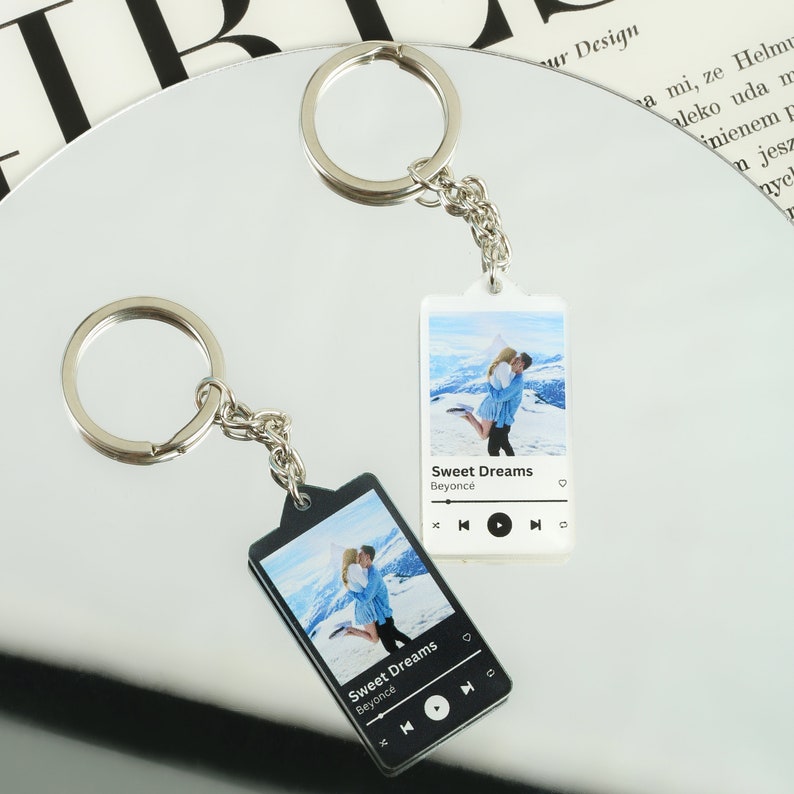 Personalized Song Keychain, Custom Music Keychain, Customized Anniversary Gift, Mother's Day Gift, Valentine's Gift, Christmas Gift Birthday