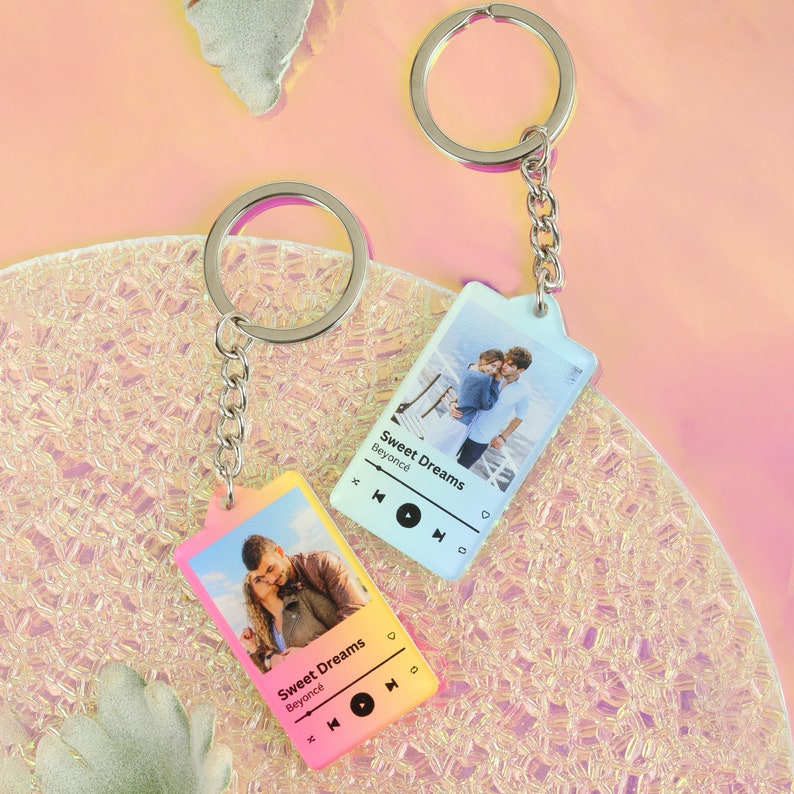 Personalized Song Keychain, Custom Music Keychain, Customized Anniversary Gift, Mother's Day Gift, Valentine's Gift, Christmas Gift Birthday