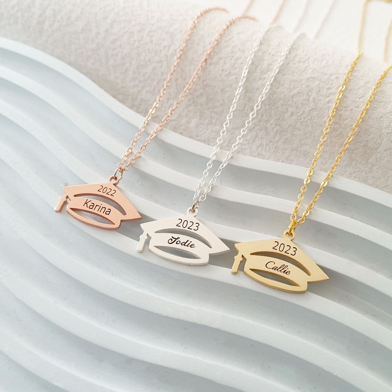 Custom Graduation Necklace,Personalized Graduation Name Necklace,Bachelor Cap Necklace,Graduation Gifts for Her,2025 Graduation Jewelry