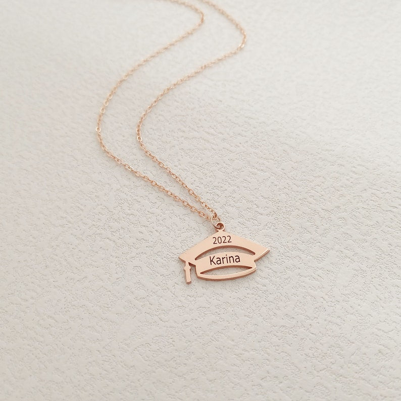 Custom Graduation Necklace,Personalized Graduation Name Necklace,Bachelor Cap Necklace,Graduation Gifts for Her,2025 Graduation Jewelry