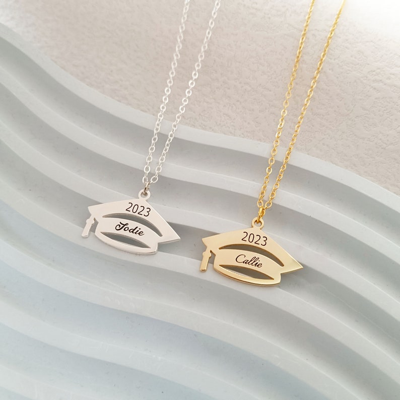 Custom Graduation Necklace,Personalized Graduation Name Necklace,Bachelor Cap Necklace,Graduation Gifts for Her,2025 Graduation Jewelry