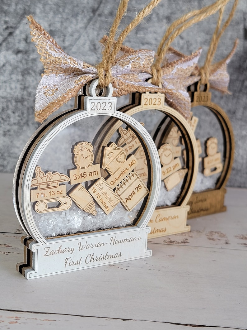 Baby's First Christmas Ornament AnY Year, Customized Babies 1st Christmas, Personalized Baby Name, Christmas Tree Ornaments, New Baby Gift