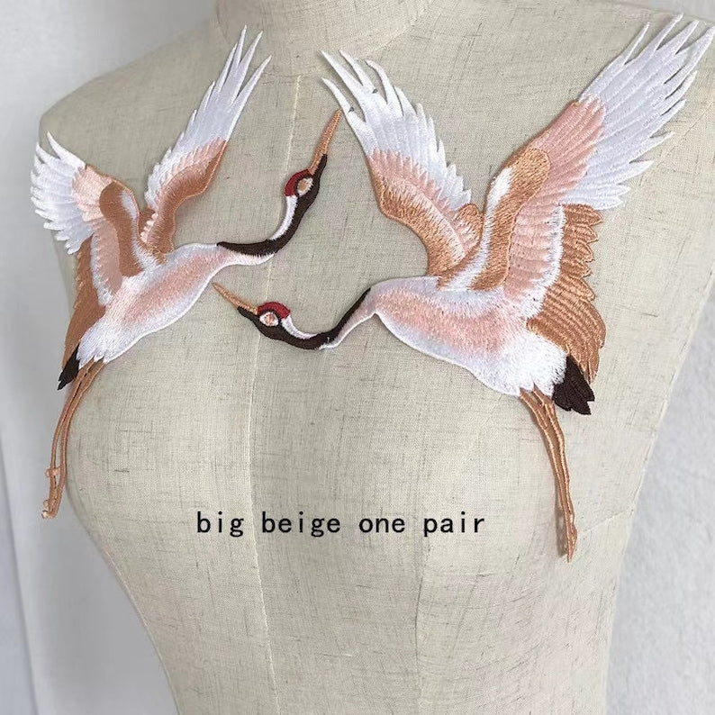 A pair cranes embroidered applique patch clothing decoration sewn on patches