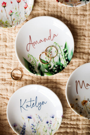 Birth Flower Jewelry Dish, Personalized Ceramic Gift for Her, Wildflower Ring Holder, Mother's Day Gift