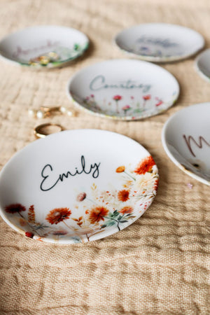 Birth Flower Jewelry Dish, Personalized Ceramic Gift for Her, Wildflower Ring Holder, Mother's Day Gift