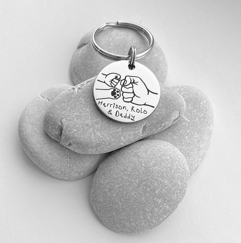 Fist Bump with Paw - Gift for Daddy - Personalised Daddy Gift - Daddy Keyring - Gift for Dad - Dad Gifts - Daddy Gifts - Gift for Him - Xmas