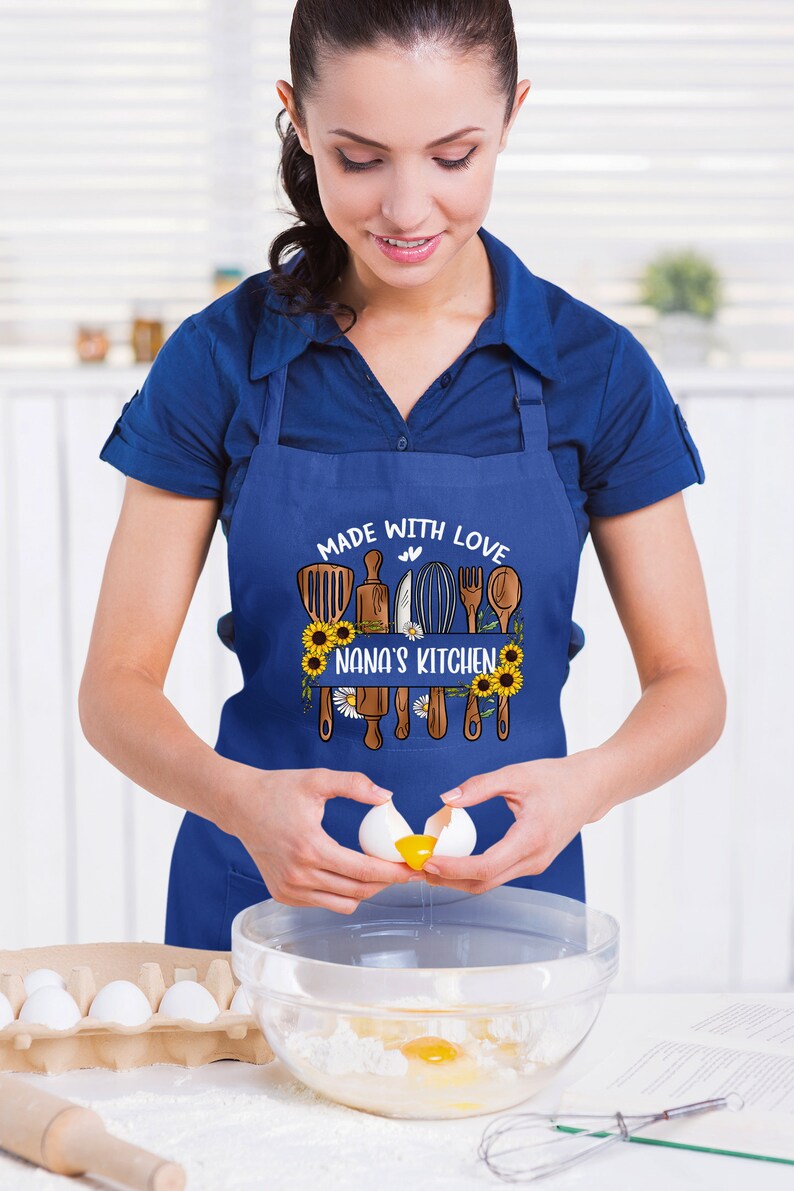 Personalized Apron With Pockets, Nana Apron Made With Love, Mama Apron Gift, Valentine Mothers Day or Birthday Gift for Nana or Grandma