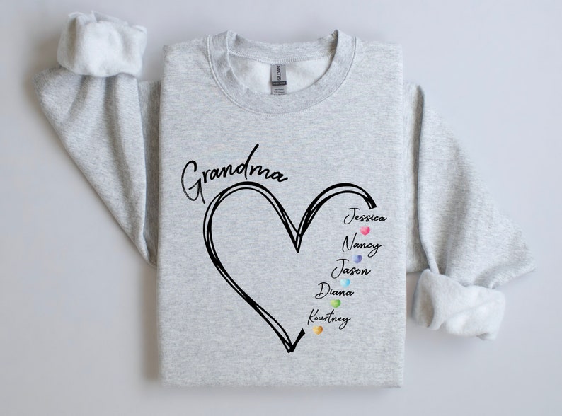 Custom Grandma Sweatshirt with Grandkids Names, Grandma Heart Sweat, Grandkids Name Shirt, Gift For Grandma, Nana Crewneck, Abuela Gifts