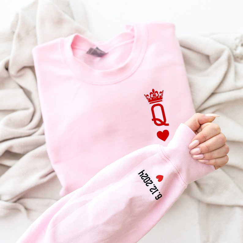 Couple Sweatshirt, King Queen sweatshirt, Valentine day Couple Sweatshirt & sleeve design, Anniversary gift, Valentine shirt, Valentine gift
