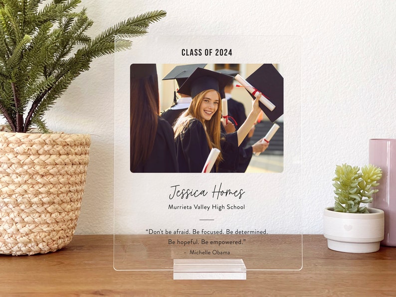 Graduation Plaque Grad Gift Acrylic Plaque New Graduate Gift Class of 2025 Clear Acrylic Plaque Graduation Gifts for Her