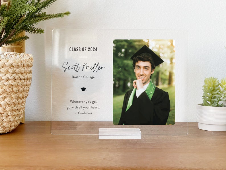 Graduation Plaque Grad Gift Acrylic Plaque New Graduate Gift Class of 2025 Clear Acrylic Plaque Graduation Gifts for Her