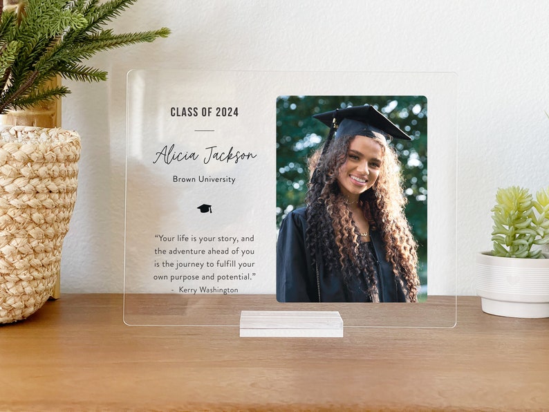 Graduation Plaque Grad Gift Acrylic Plaque New Graduate Gift Class of 2025 Clear Acrylic Plaque Graduation Gifts for Her