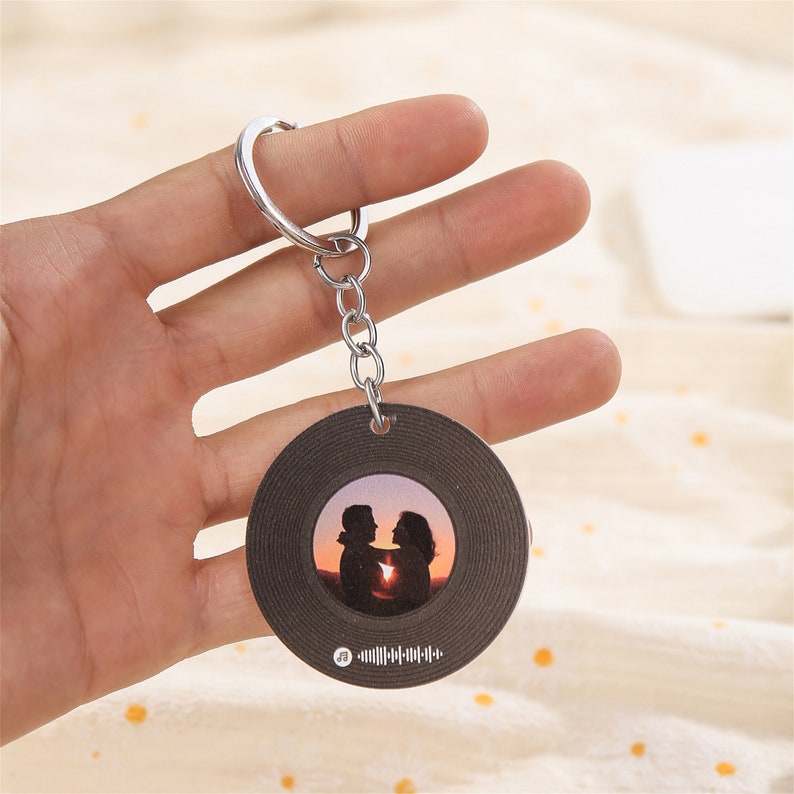 Custom Photo Keychain,Gift for Mom Keychain,Music Code Keychain,Mother's Day Gifts,Memory Gift for Couples,Gift for Her Keychain