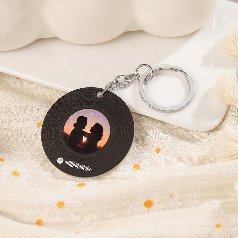 Custom Photo Keychain,Gift for Mom Keychain,Music Code Keychain,Mother's Day Gifts,Memory Gift for Couples,Gift for Her Keychain