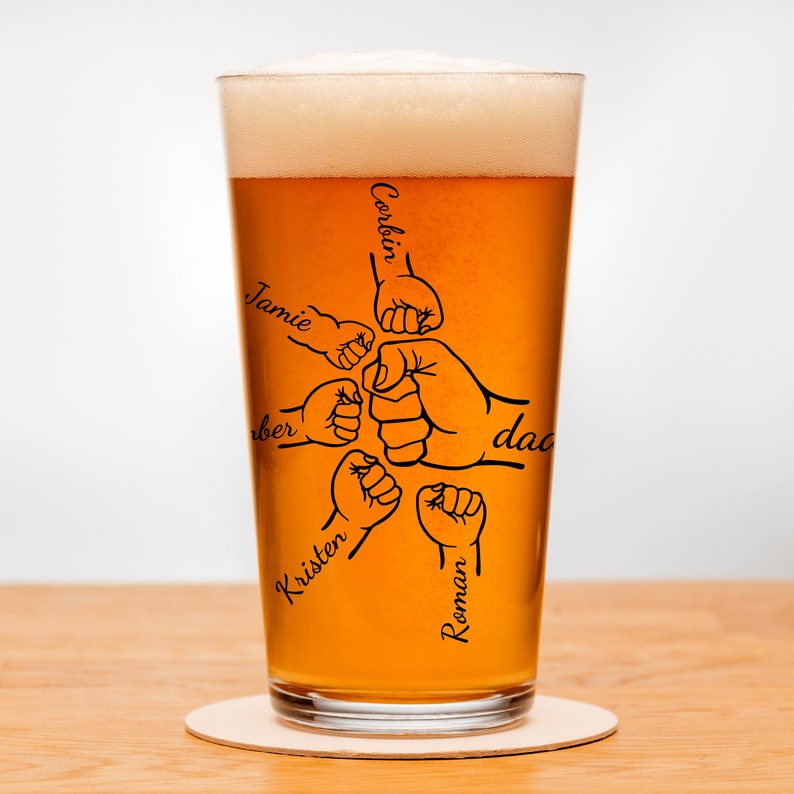 Personalized Papa Beer Glass with Children Name Custom Dad Kids Fist Bump Pint Glass Gift for Grandpa Father's Day Gift Gift for Dad