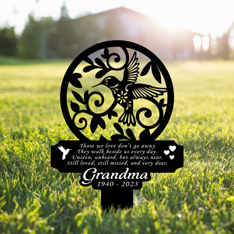 Personalized Hummingbird Memorial Metal Stake, Hummingbird Name Sign, Garden Metal Stake, Sympathy Gift, Grave Marker, Memorial Stake