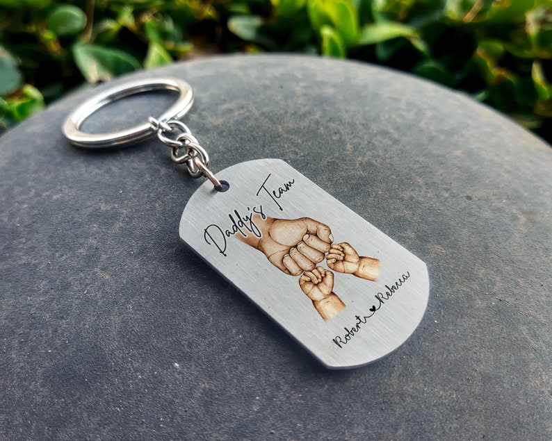 Daddy's Team Keychain, Keyring for Dad, Fathers Day Gift, Personalized Gifts with Kids Names, Dad Gift from Daughter, Family Keychain Gift