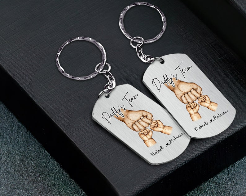 Daddy's Team Keychain, Keyring for Dad, Fathers Day Gift, Personalized Gifts with Kids Names, Dad Gift from Daughter, Family Keychain Gift