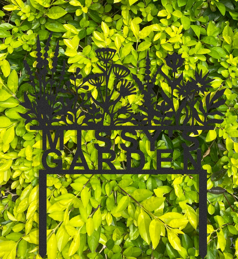 Custom Metal Garden Decor, Personalised Flowers with Stakes Garden Sign, Flower Design Garden Name Sign,Housewarming Gift, Gifts for Dad Him