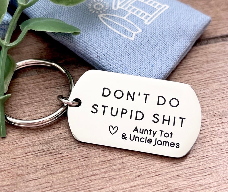 18th Birthday Gift for Boy - Happy 18th Gift for Nephew - Funny Personalised Gift for Niece - Engraved keyring for Grandson special 18th