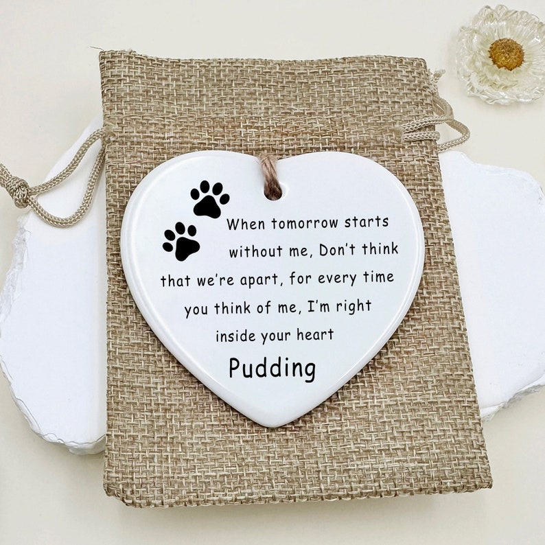 Pet Loss Memorial Plaque, Pet Loss Gift, Bereavement Paw Print Keepsake to Remember a Loved Pet, Personalised With Name, Sympathy, Funeral