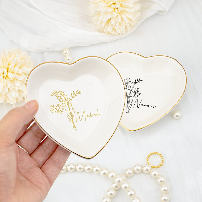 Custom Ring Dish with Birth Flower,Heart Shape Ceramic Jewelry Dish for Best Friend/Mom/Sister,Bridesmaid Bridal Shower Trinket Dish,Wedding