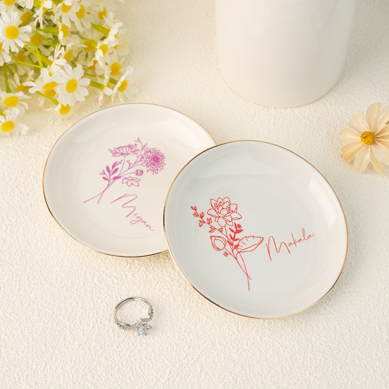 Personalized Birth Flower Ring Dish,Perfect Bridesmaid or Best Friend Gift,Wedding Party Jewelry Dish for Bridesmaid,Birthday Gift for Her