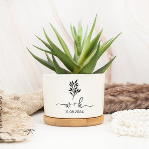 Custom Wedding Gifts,Couple's Name Plant Pot, Anniversary Gifts, Flower Pot for Couple, Engagement Gifts,Gifts for Mom/Wife/Woman
