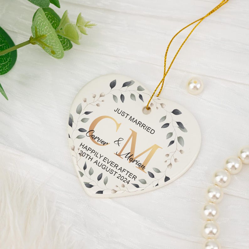 Custom Heart Ceramic Wedding Bauble Gift, Just Married Gift for Couple, Wedding Keepsake Plaque, Newlywed Wedding Hanger, Married Keepsake
