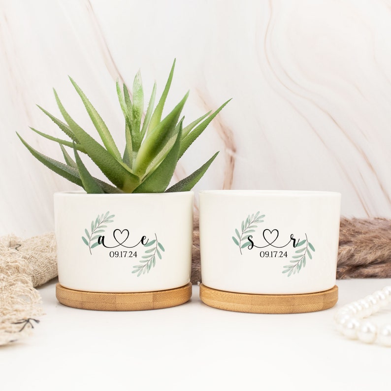 Custom Couple Gifts,Plant Pot for Couple, Anniversary Gifts, Flower Pot for Couple, Engagement Gifts,Gifts for Newlywed,Wedding Gifts