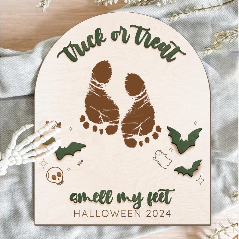 Personalized Halloween Footprint Sign, Baby's First Halloween, Halloween Sign, Halloween Keepsake, Halloween DIY Crafts,Halloween Decor