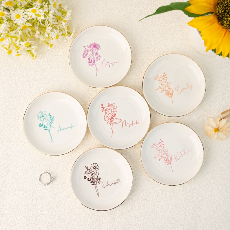 Personalized Birth Flower Ring Dish,Perfect Bridesmaid or Best Friend Gift,Wedding Party Jewelry Dish for Bridesmaid,Birthday Gift for Her
