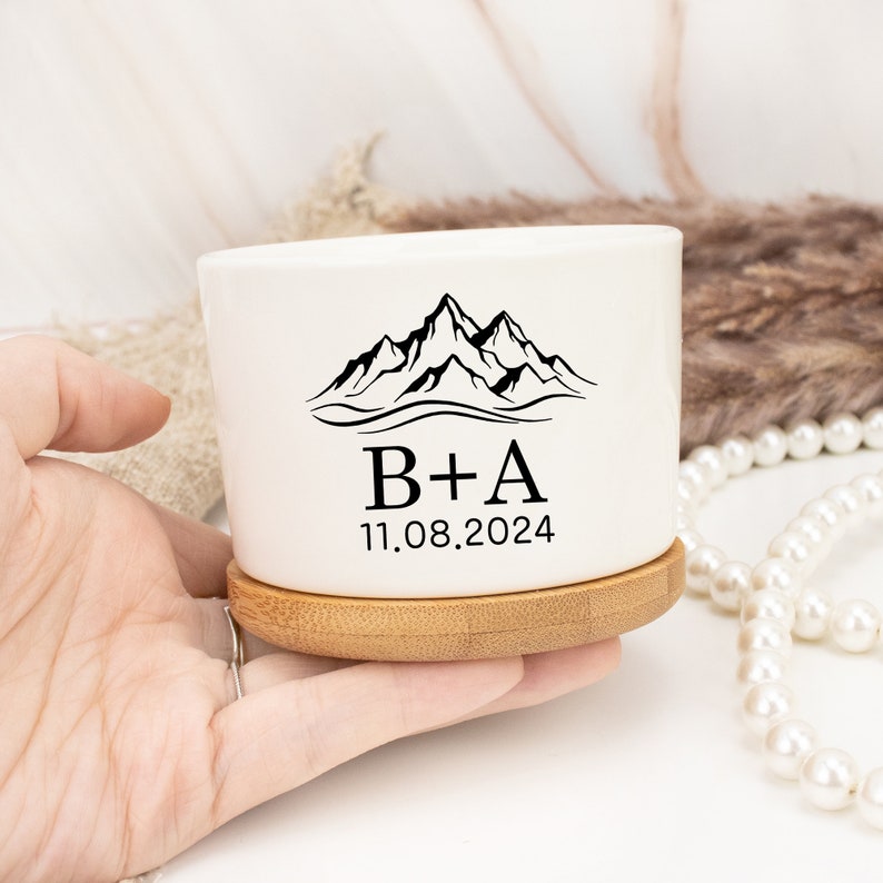 Custom Wedding Gifts,Couple's Name Plant Pot, Anniversary Gifts, Flower Pot for Couple, Engagement Gifts,Gifts for Mom/Wife/Woman