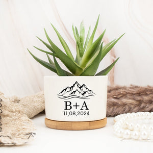 Custom Wedding Gifts,Couple's Name Plant Pot, Anniversary Gifts, Flower Pot for Couple, Engagement Gifts,Gifts for Mom/Wife/Woman